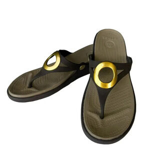 CROCS Women's Sanrah Metallic O-ring Wedge Thong Sandals Espresso Gold Size 10